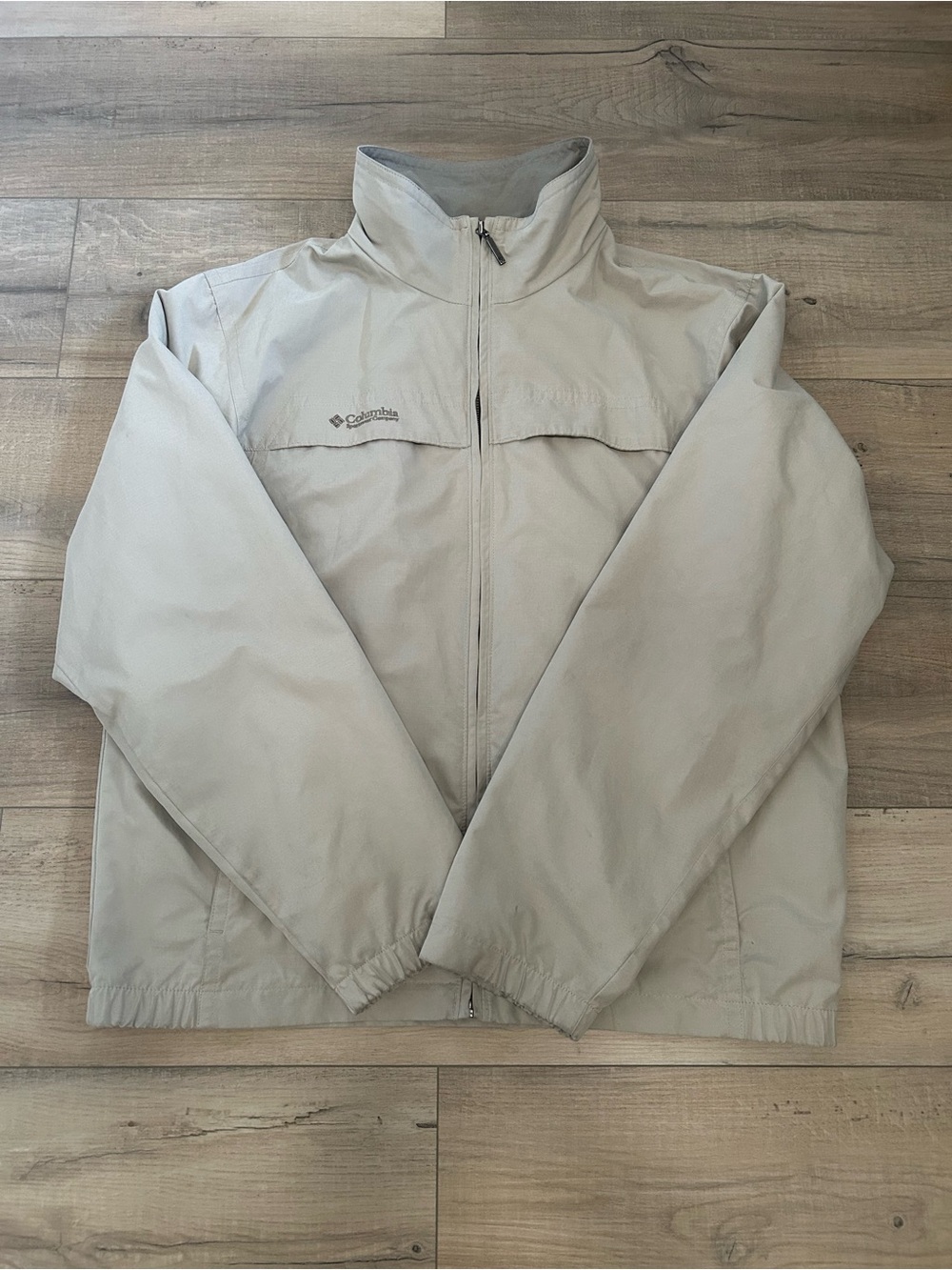 Columbia Men's Light Gray Full-Zip Windbreaker